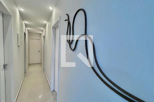 Corredor de casa de condomínio para alugar com 3 quartos, 200m² em Vargem Grande, Rio de Janeiro