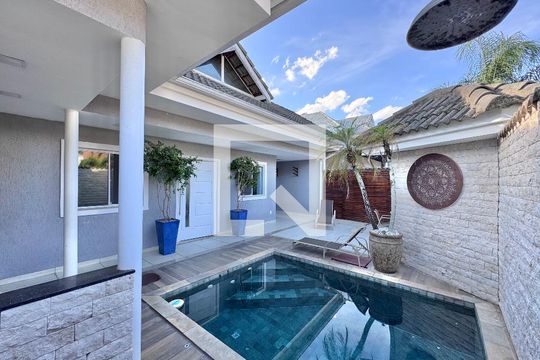 Área comum de casa de condomínio para alugar com 3 quartos, 200m² em Vargem Grande, Rio de Janeiro
