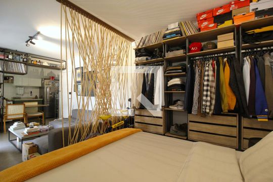 Quarto de apartamento à venda com 1 quarto, 40m² em Vila Olímpia, São Paulo