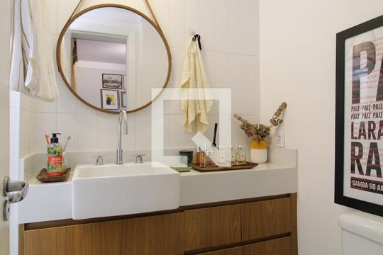 Banheiro de apartamento à venda com 1 quarto, 40m² em Vila Olímpia, São Paulo