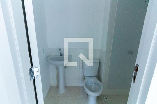Banheiro de apartamento para alugar com 2 quartos, 51m² em Conjunto Habitacional Teotonio Vilela, São Paulo