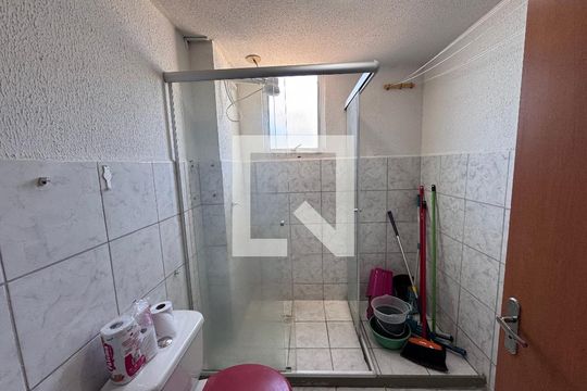 Banheiro de apartamento para alugar com 2 quartos, 50m² em Campina, São Leopoldo