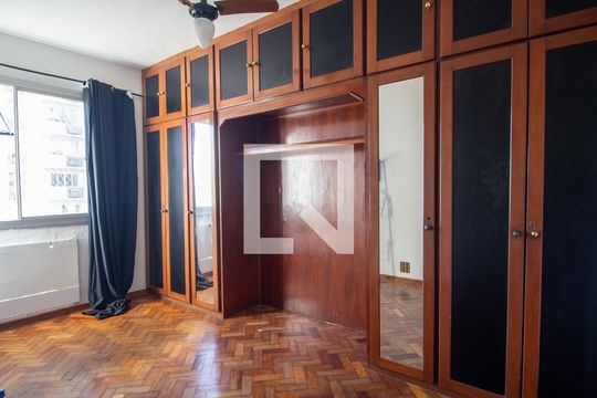 Quarto 1 de apartamento à venda com 2 quartos, 84m² em Barra da Tijuca, Rio de Janeiro