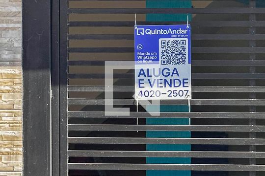Fachada e placa de casa para alugar com 3 quartos, 268m² em Vila Linda, Santo André