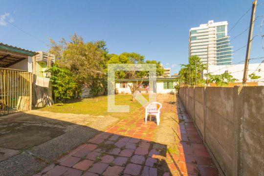 Quintal de casa para alugar com 4 quartos, 550m² em Mathias Velho, Canoas