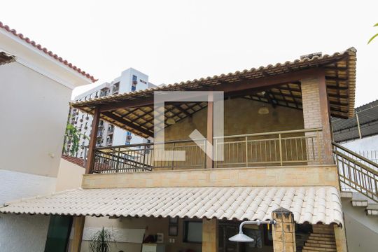 Quintal de casa para alugar com 5 quartos, 556m² em Piedade, Rio de Janeiro
