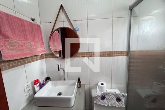 Banheiro de casa à venda com 3 quartos, 75m² em Campina, São Leopoldo