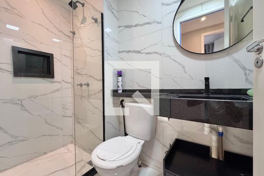 Banheiro Social de apartamento para alugar com 2 quartos, 46m² em Camorim, Rio de Janeiro