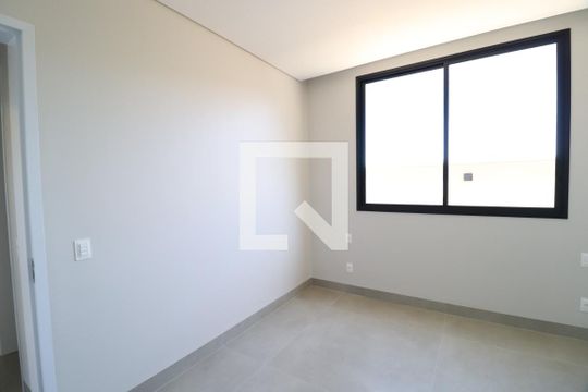 Quarto 2 de casa de condomínio para alugar com 6 quartos, 370m² em Jardim Sul, Uberlândia