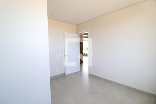 Quarto 2 de casa de condomínio para alugar com 6 quartos, 370m² em Jardim Sul, Uberlândia