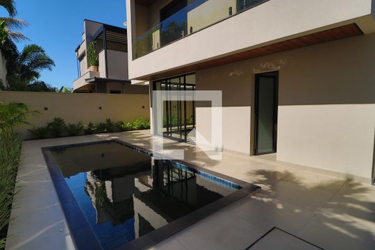 Piscina de casa de condomínio para alugar com 6 quartos, 370m² em Jardim Sul, Uberlândia