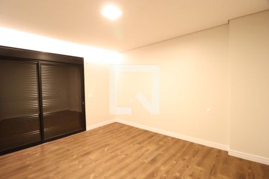 Suíte 1 de casa de condomínio para alugar com 6 quartos, 370m² em Jardim Sul, Uberlândia
