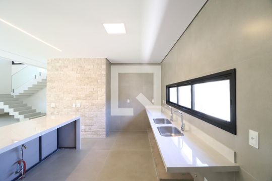 Cozinha de casa de condomínio para alugar com 6 quartos, 370m² em Jardim Sul, Uberlândia