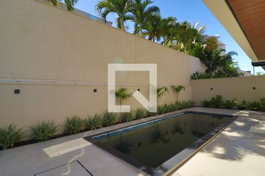 Piscina de casa de condomínio para alugar com 6 quartos, 370m² em Jardim Sul, Uberlândia