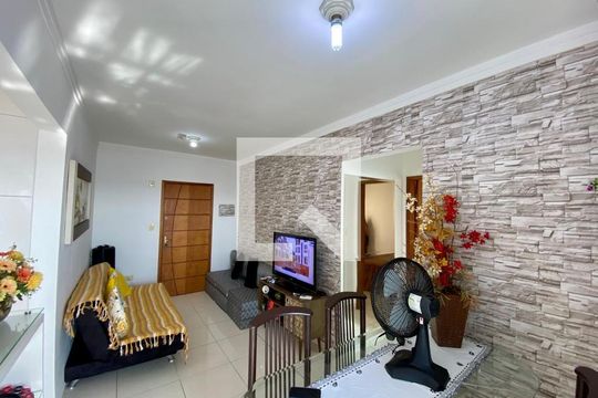 Sala de apartamento para alugar com 1 quarto, 48m² em Maracanã, Praia Grande
