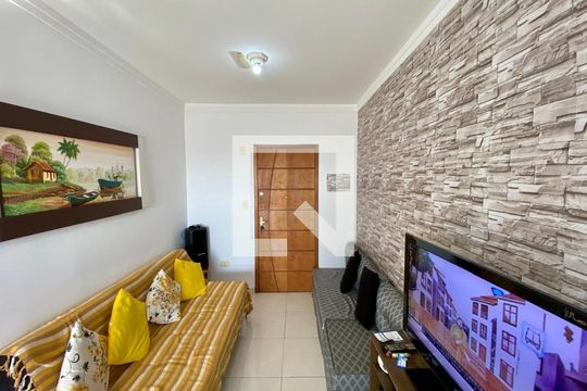 Sala de apartamento para alugar com 1 quarto, 48m² em Maracanã, Praia Grande