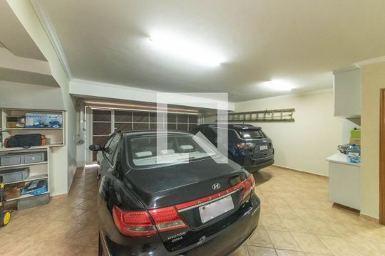 Garagem de casa à venda com 4 quartos, 300m² em Cursino, São Paulo