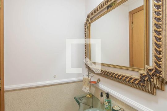 Lavabo de casa à venda com 4 quartos, 300m² em Cursino, São Paulo