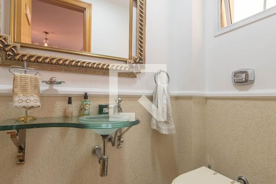 Lavabo de casa à venda com 4 quartos, 300m² em Cursino, São Paulo