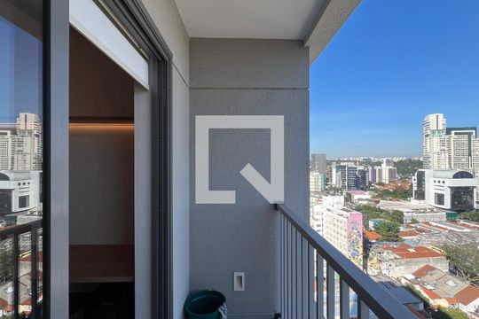 Sacada de kitnet/studio para alugar com 1 quarto, 37m² em Pinheiros, São Paulo