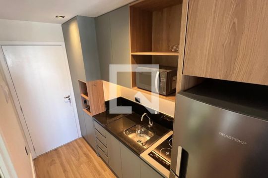 Cozinha de kitnet/studio para alugar com 1 quarto, 37m² em Pinheiros, São Paulo