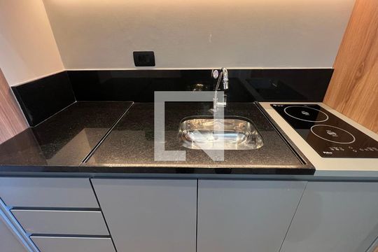 Cozinha de kitnet/studio para alugar com 1 quarto, 37m² em Pinheiros, São Paulo