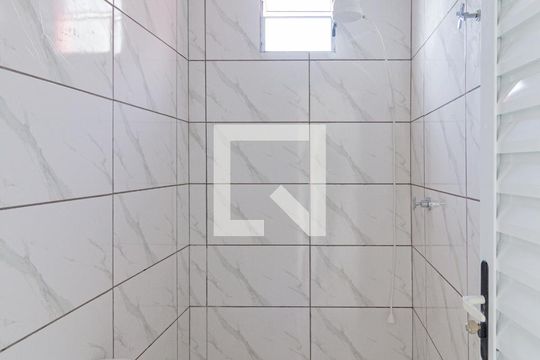 Banheiro de casa para alugar com 1 quarto, 40m² em Vila Santo Antônio, Carapicuíba