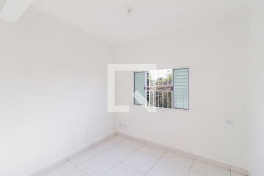 Quarto de casa para alugar com 1 quarto, 40m² em Vila Santo Antônio, Carapicuíba