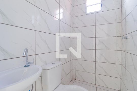 Banheiro de casa para alugar com 1 quarto, 40m² em Vila Santo Antônio, Carapicuíba