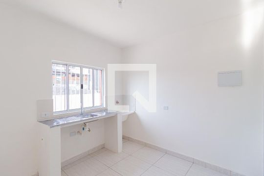 Cozinha e área de serviço de casa para alugar com 1 quarto, 40m² em Vila Santo Antônio, Carapicuíba