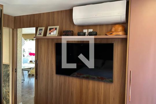 Apartamento à venda com 2 quartos, 78m² em Jardim Tupanci, Barueri