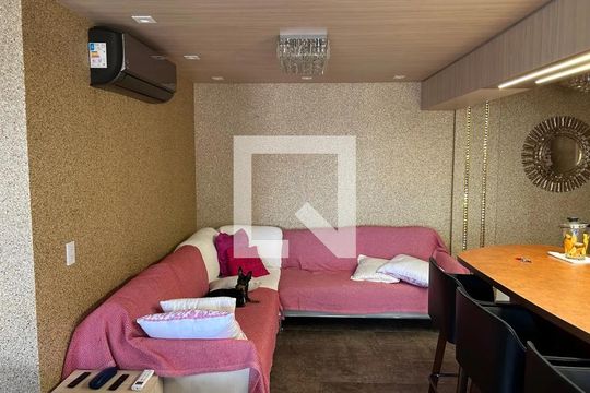 Apartamento à venda com 2 quartos, 78m² em Jardim Tupanci, Barueri
