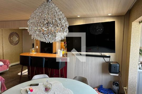 Apartamento à venda com 2 quartos, 78m² em Jardim Tupanci, Barueri