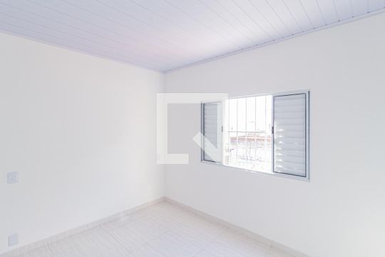 Quarto de casa para alugar com 1 quarto, 60m² em  Vila Santo Antônio, Carapicuíba