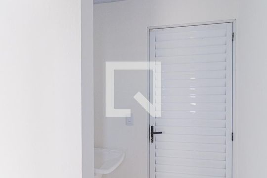 Área de serviço  de casa para alugar com 1 quarto, 60m² em  Vila Santo Antônio, Carapicuíba
