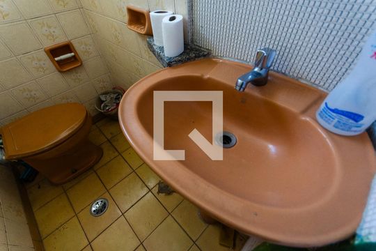 Banheiro de apartamento para alugar com 1 quarto, 45m² em Itaberaba, São Paulo