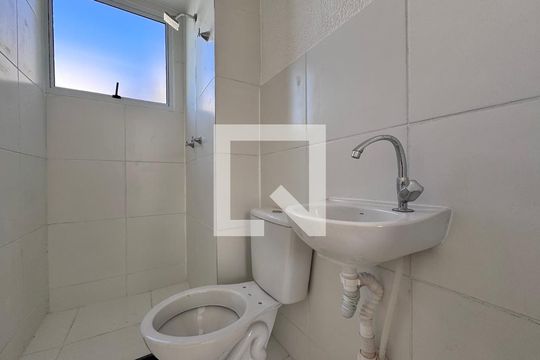 Banheiro Social de apartamento para alugar com 2 quartos, 43m² em Vargem Pequena, Rio de Janeiro