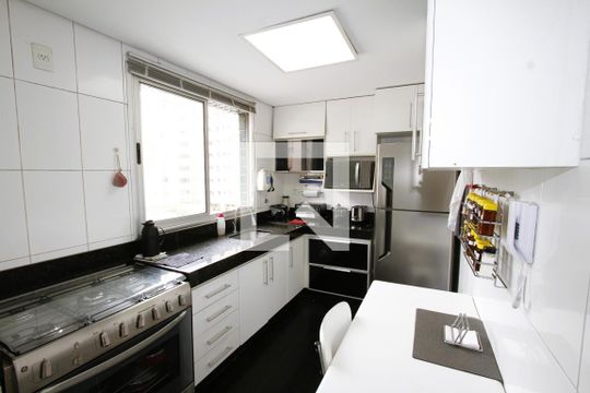 Cozinha de apartamento à venda com 4 quartos, 170m² em Gutierrez, Belo Horizonte