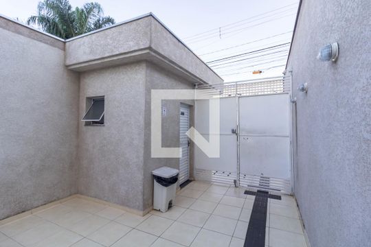 Área comum de apartamento à venda com 2 quartos, 40m² em Vila Carmosina, São Paulo