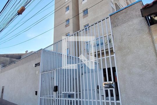 Fachada de apartamento à venda com 2 quartos, 40m² em Vila Carmosina, São Paulo