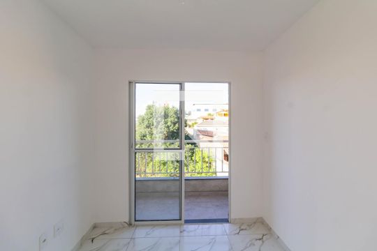 Apartamento à venda com 2 quartos, 40m² em Vila Carmosina, São Paulo
