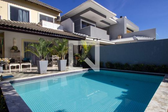 Quintal de casa de condomínio para alugar com 4 quartos, 235m² em Recreio dos Bandeirantes, Rio de Janeiro