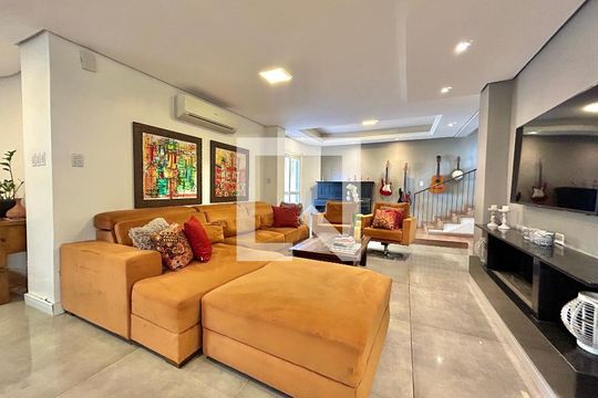 Sala de estar de casa à venda com 3 quartos, 253m² em Cristo Rei, São Leopoldo