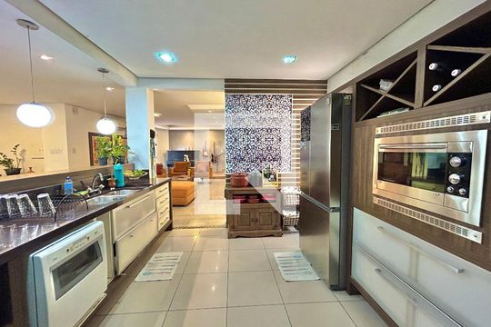 Cozinha de casa à venda com 3 quartos, 253m² em Cristo Rei, São Leopoldo