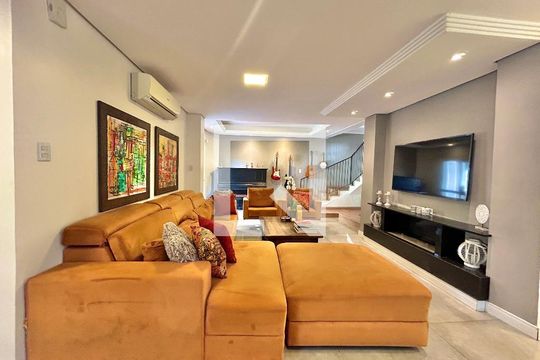 Casa à venda com 3 quartos, 253m² em Cristo Rei, São Leopoldo
