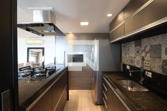 Cozinha de apartamento à venda com 2 quartos, 87m² em Centro, Canoas