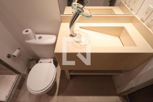 Banheiro de apartamento à venda com 2 quartos, 87m² em Centro, Canoas