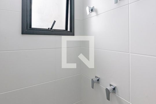 Banheiro Social de apartamento à venda com 2 quartos, 57m² em Santa Efigênia, Belo Horizonte