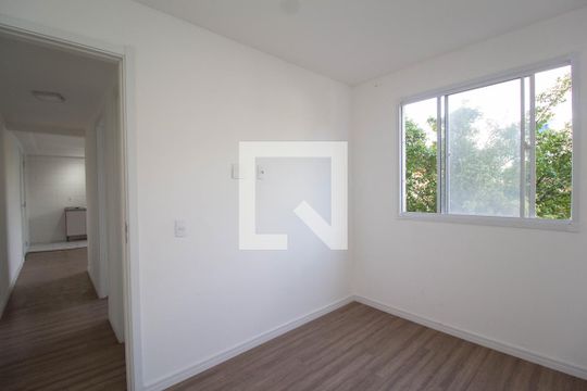 Quarto 2 de apartamento para alugar com 2 quartos, 40m² em Vila Zat, São Paulo