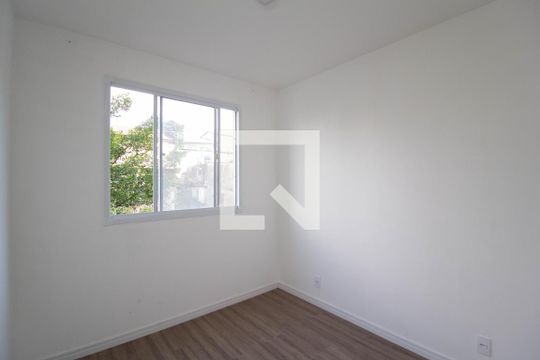 Quarto 2 de apartamento para alugar com 2 quartos, 40m² em Vila Zat, São Paulo